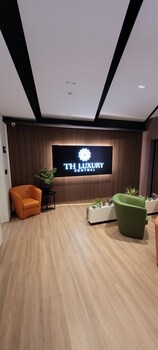 th luxury central