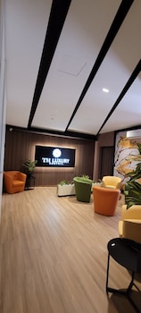 th luxury central