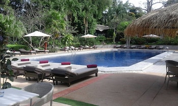 lets hyde pattaya resort and villas