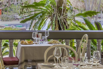 lets hyde pattaya resort and villas