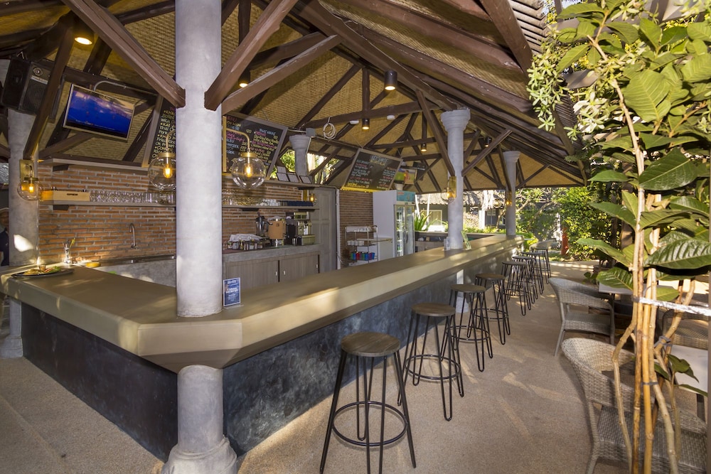 lets hyde pattaya resort and villas