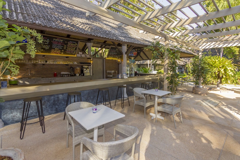 lets hyde pattaya resort and villas