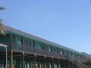 the 409 bolivar beach hotel