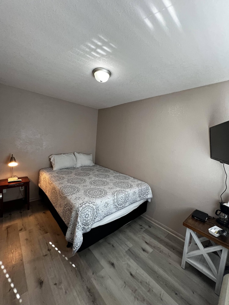 the 409 bolivar beach hotel