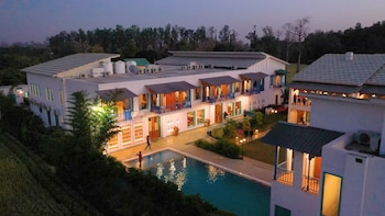 Arch The Baakhli Resort,,4 star