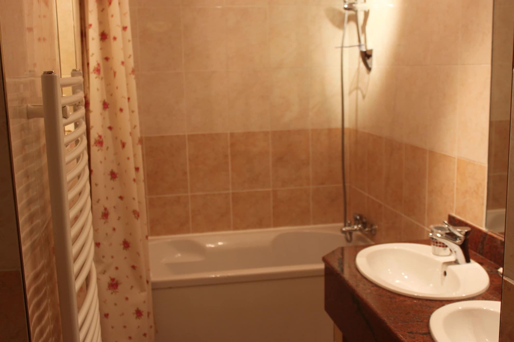 Hotel Le Concorde,Bouches-Du-Rhône>>Aix-En-Provence,3 star