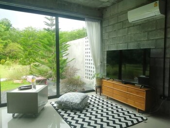 phrom khiri