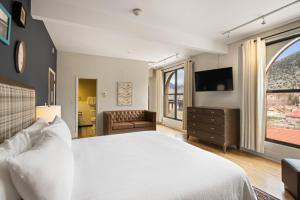 Hotel Maxwell Anderson,,3 star