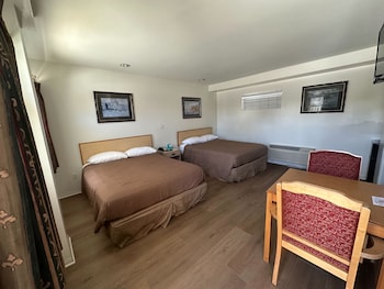 jolly roger hotel