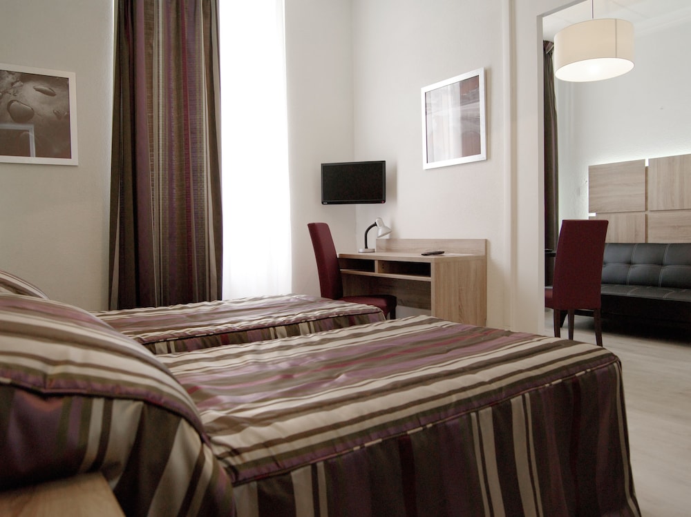 hotel jeanne darc