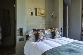 the pig at harlyn bay cornwall