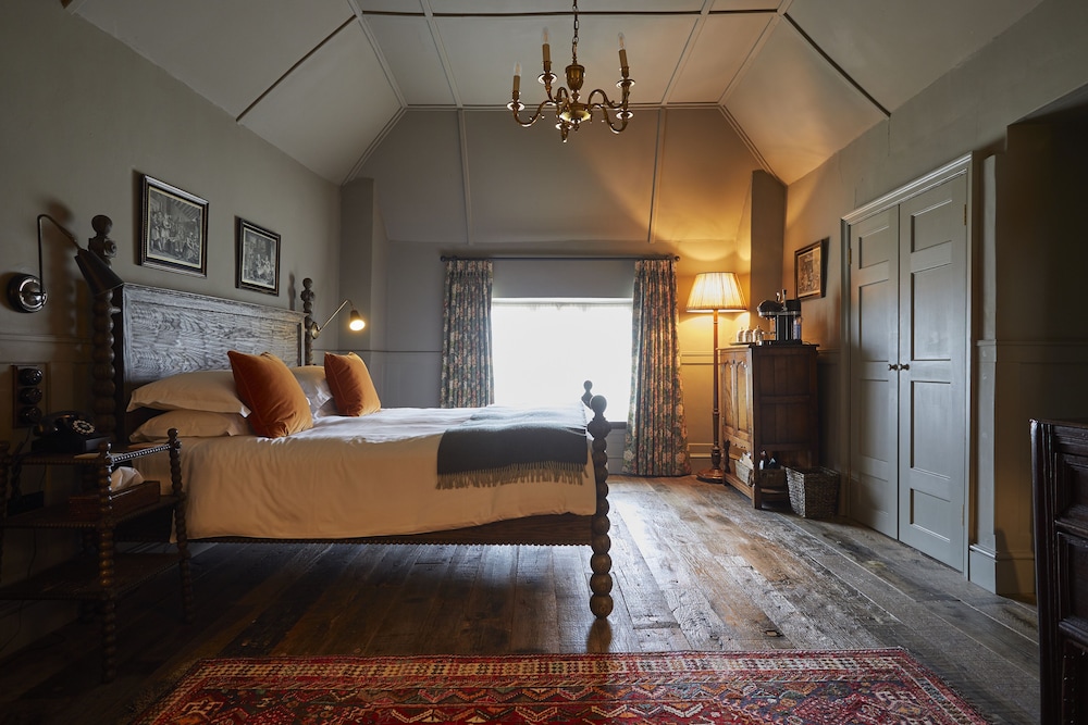 the pig at harlyn bay cornwall