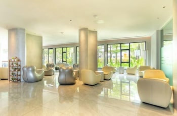 the q residence vientiane