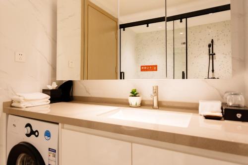the q residence vientiane