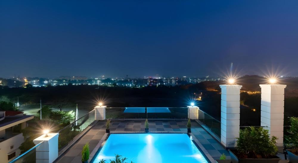 lake view hotel revaas