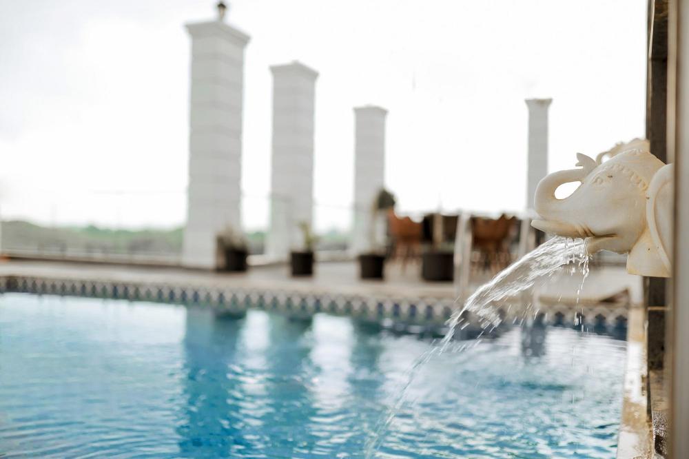 lake view hotel revaas