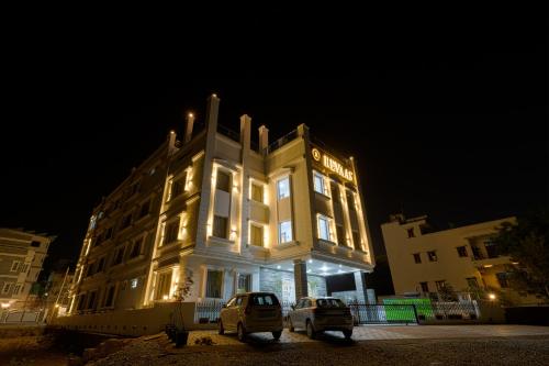 lake view hotel revaas