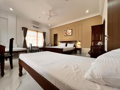 lake view hotel revaas