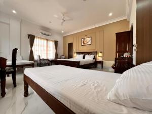 lake view hotel revaas