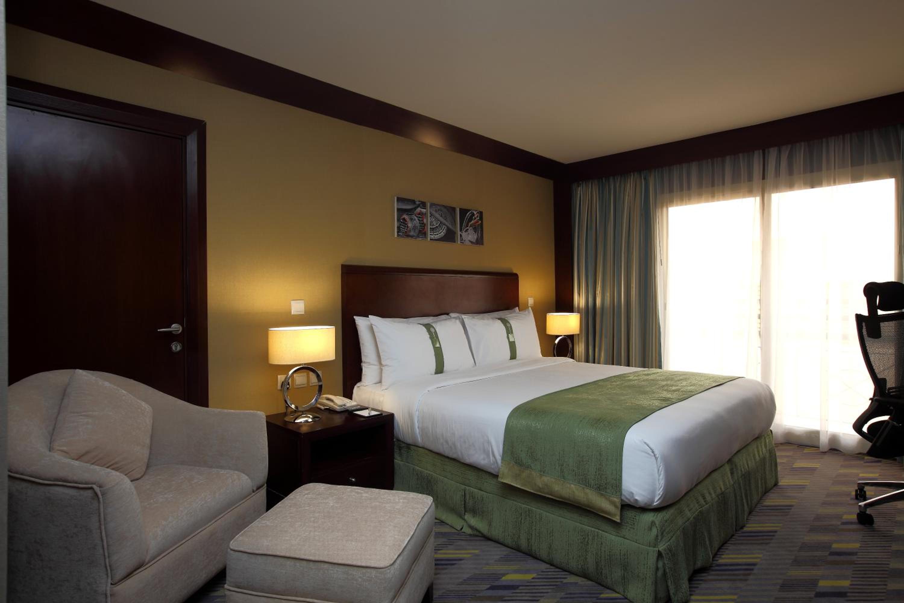 holiday inn al khobar corniche by ihg