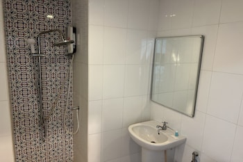 the season airport udonthani