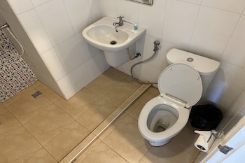 the season airport udonthani