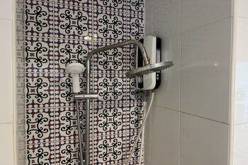 the season airport udonthani