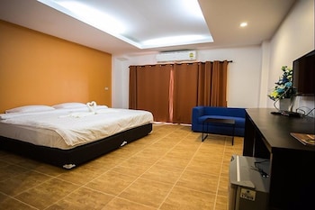 the season airport udonthani