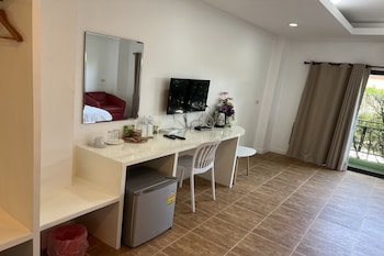 the season airport udonthani