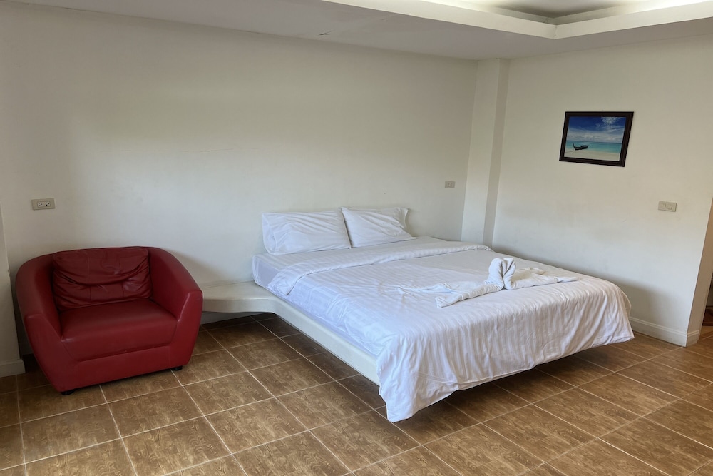 the season airport udonthani