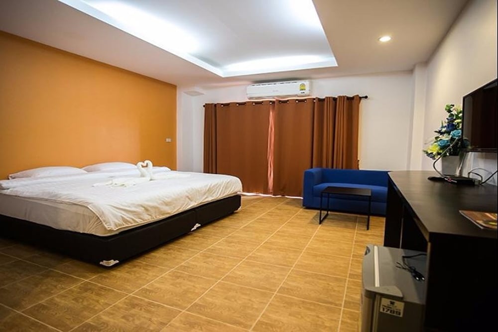 the season airport udonthani