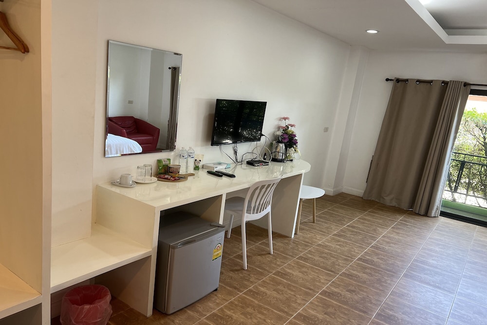 the season airport udonthani