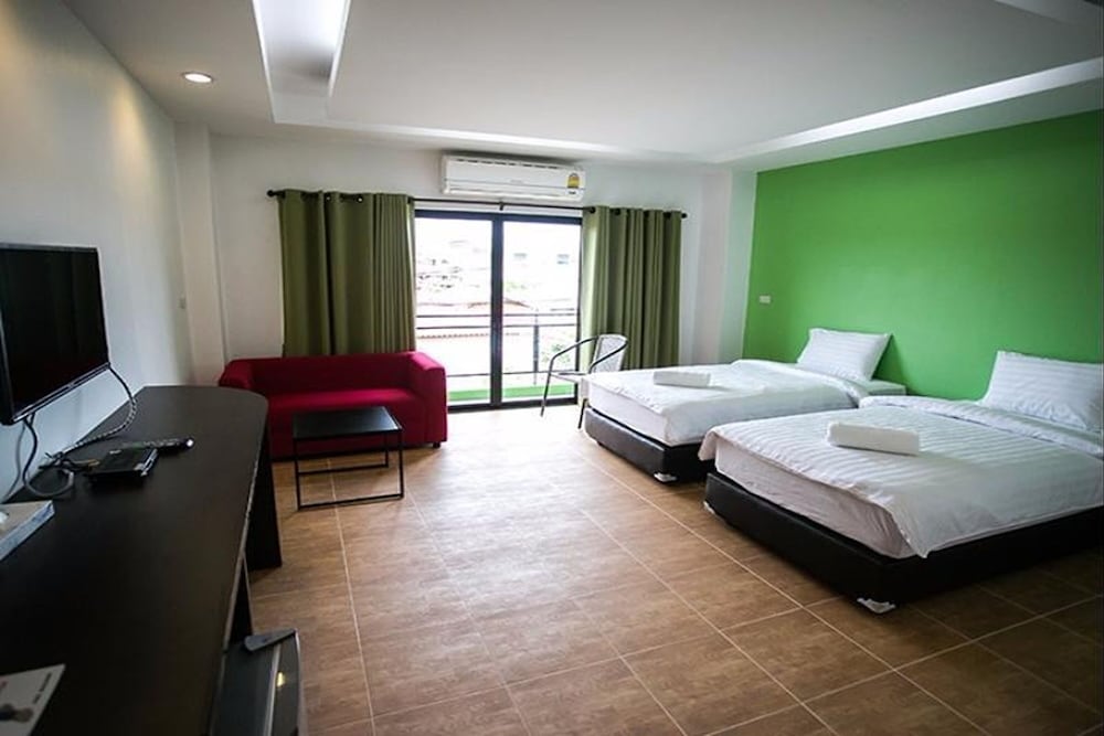 the season airport udonthani