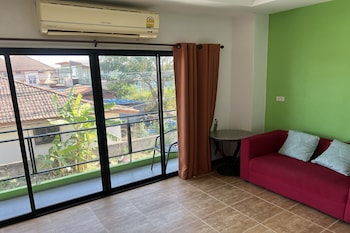 the season airport udonthani