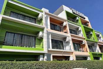 the season airport udonthani