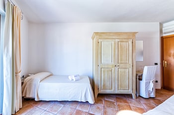 hotel il faro di molara