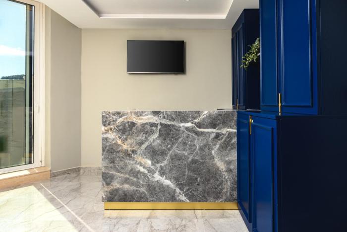 xvi suites