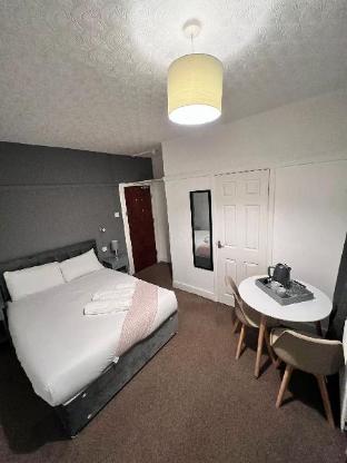 Harbour Flats,,2 star