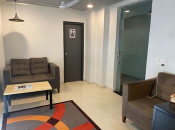 The Umen Hotel Sector 49,,2 star