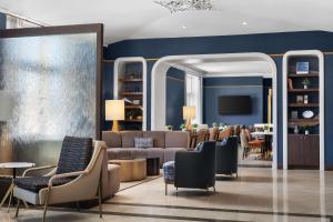 the well house hamilton tapestry collection by hilton