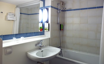 hotel initial by balladins la roche sur yon