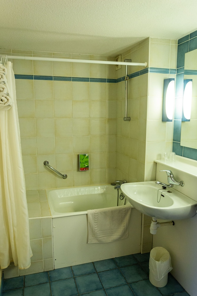 hotel initial by balladins la roche sur yon