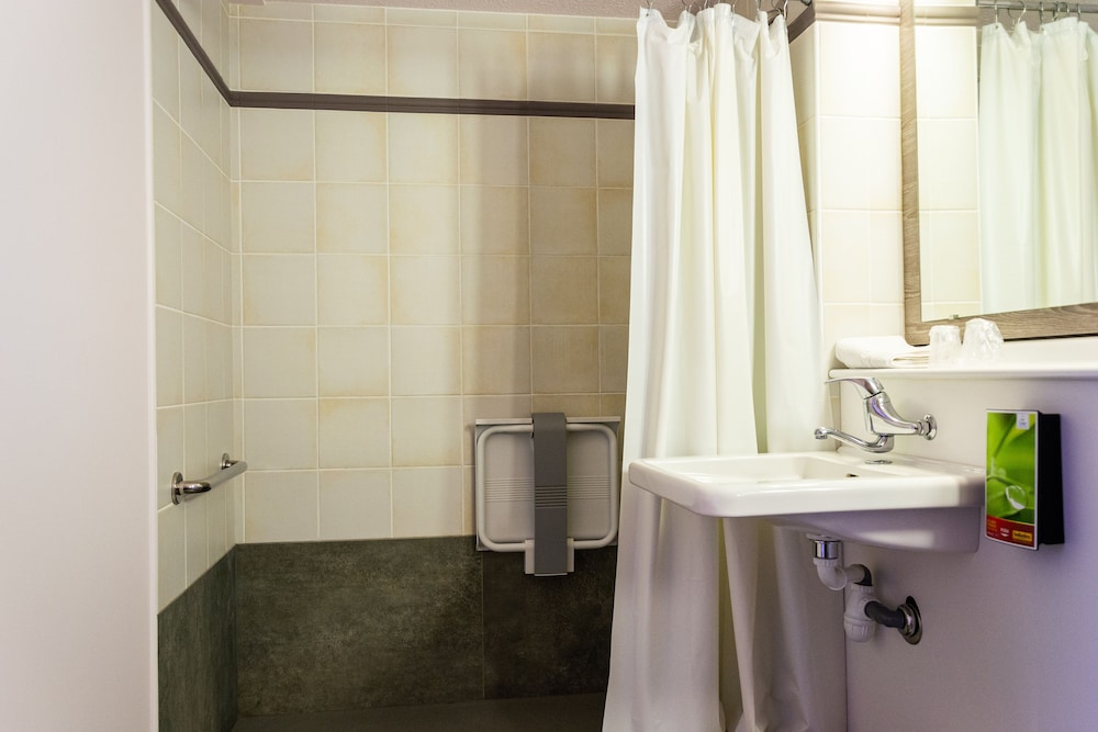 hotel initial by balladins la roche sur yon