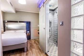 hotel district republique
