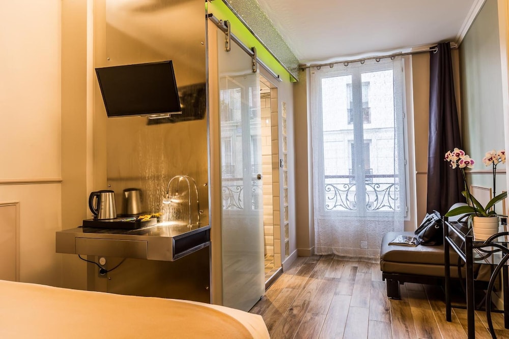 hotel district republique