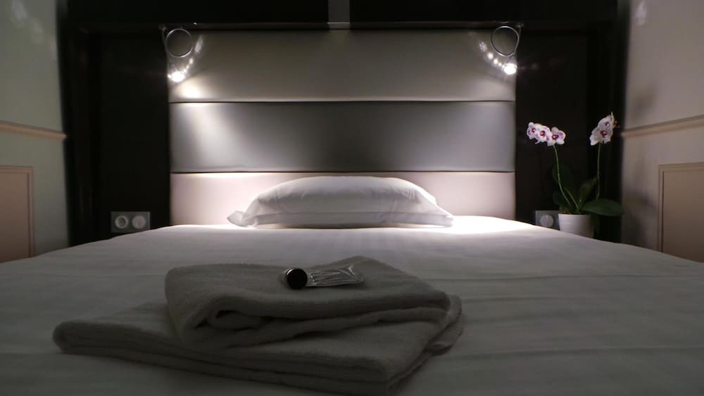 hotel district republique