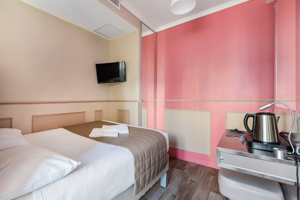 hotel district republique