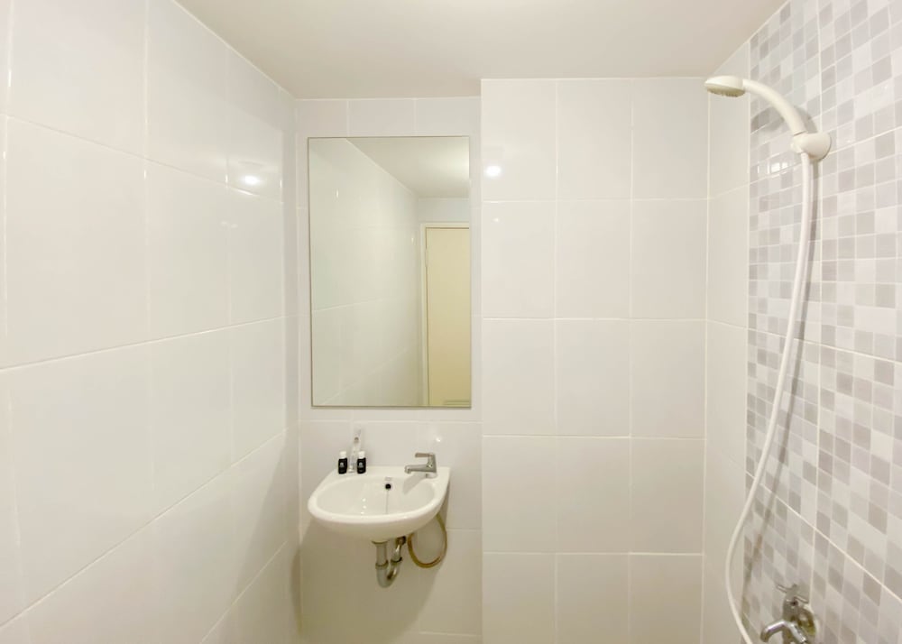 tidy and comfortable 2br tokyo riverside pik 2 apartment