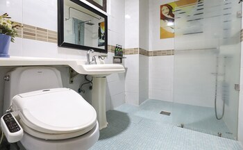 tiffany self check in hotel