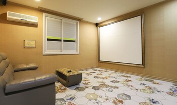 tiffany self check in hotel